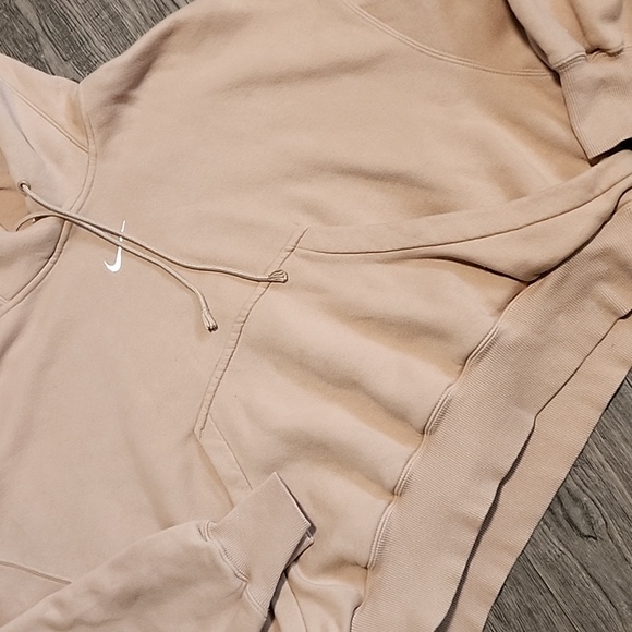 Nike tan sweatshirt - Picture 2 of 5